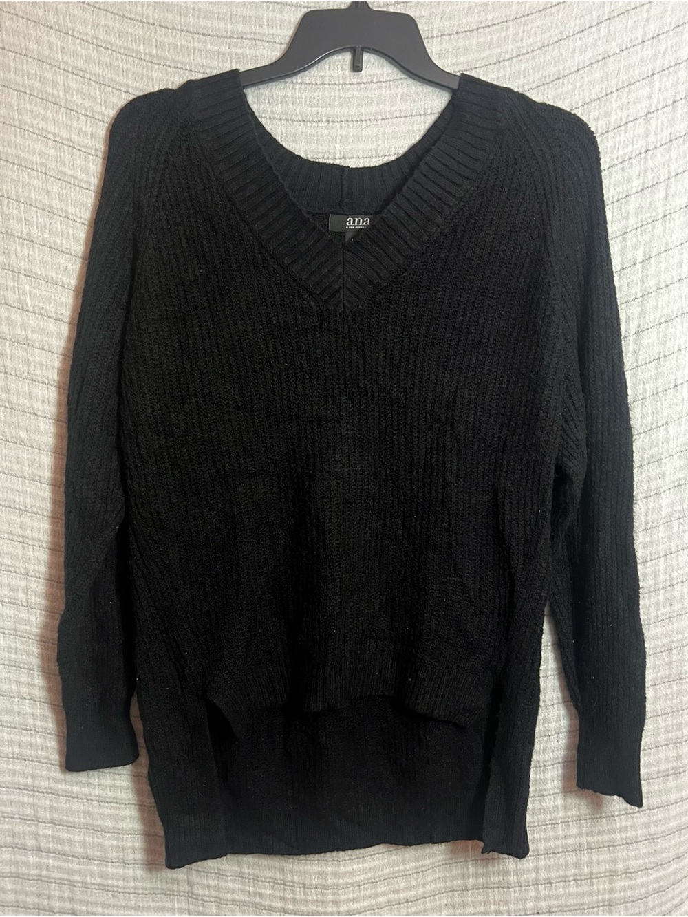 a.n.a Black V-Neck Ribbed Knit Hi/Lo Sweater for Women